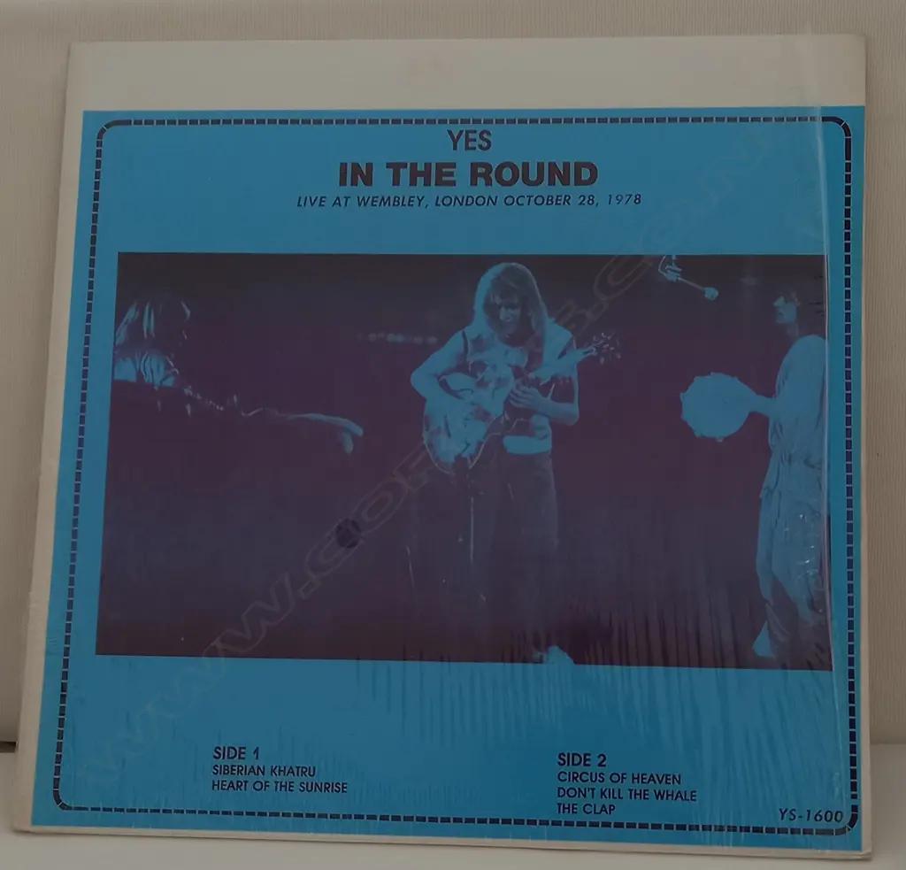 Yes, In The Round Image 1++