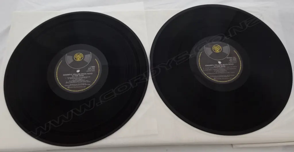 Elton John, Goodbye Yellow Brick Road Image 1++