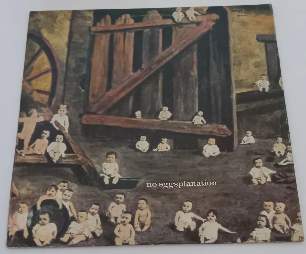 Kevin Ayers, Whatevershebringswesing Image 1++