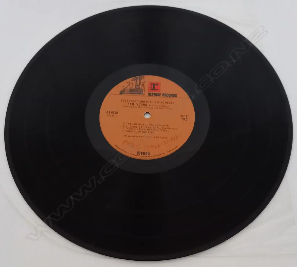 Neil Young & Crazy Horse, Everybody Knows This Is Nowhere Image 1++