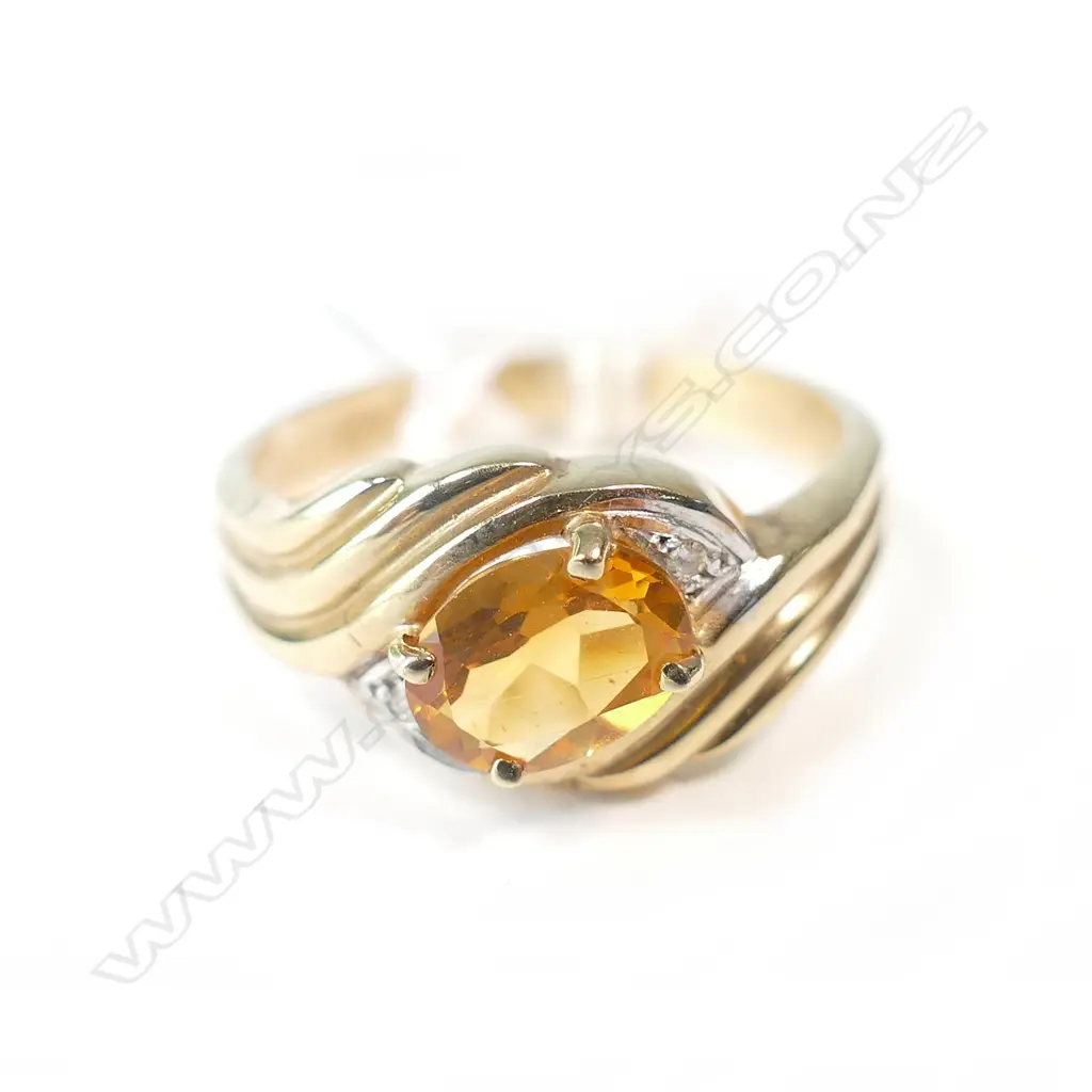 9CT CITRINE & DIAMOND RING Image 1++
