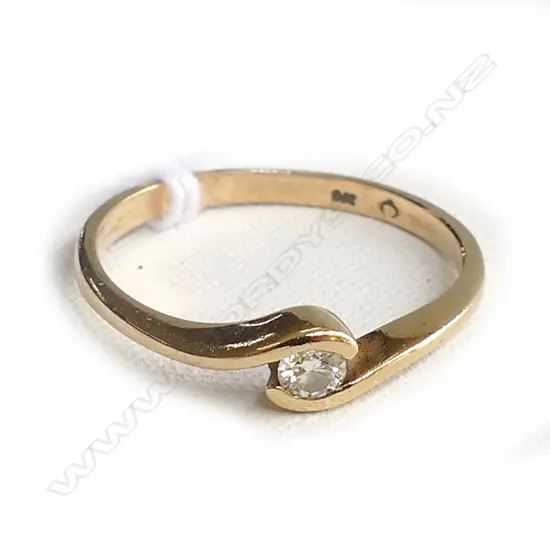 9CT GOLD RING