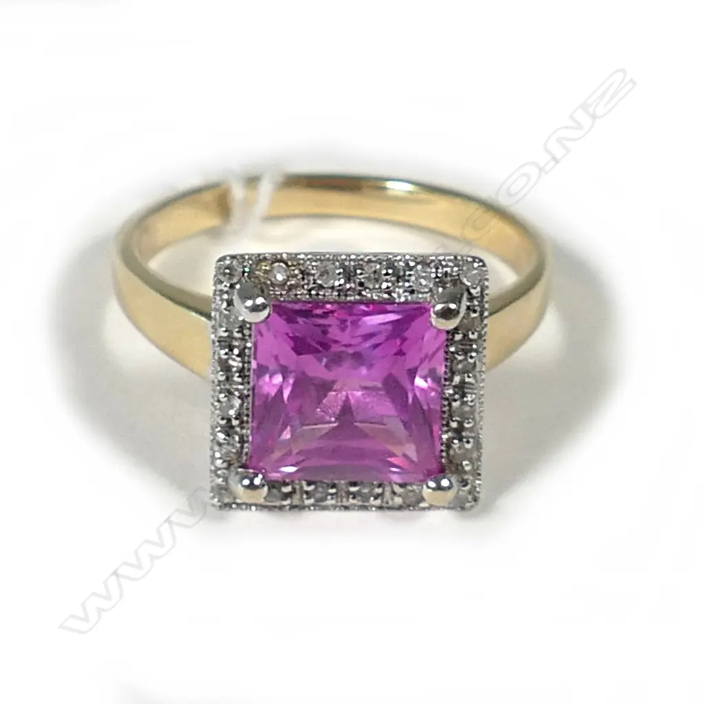9CT GOLD PINK STONE & DIAMOND RING Image 1++