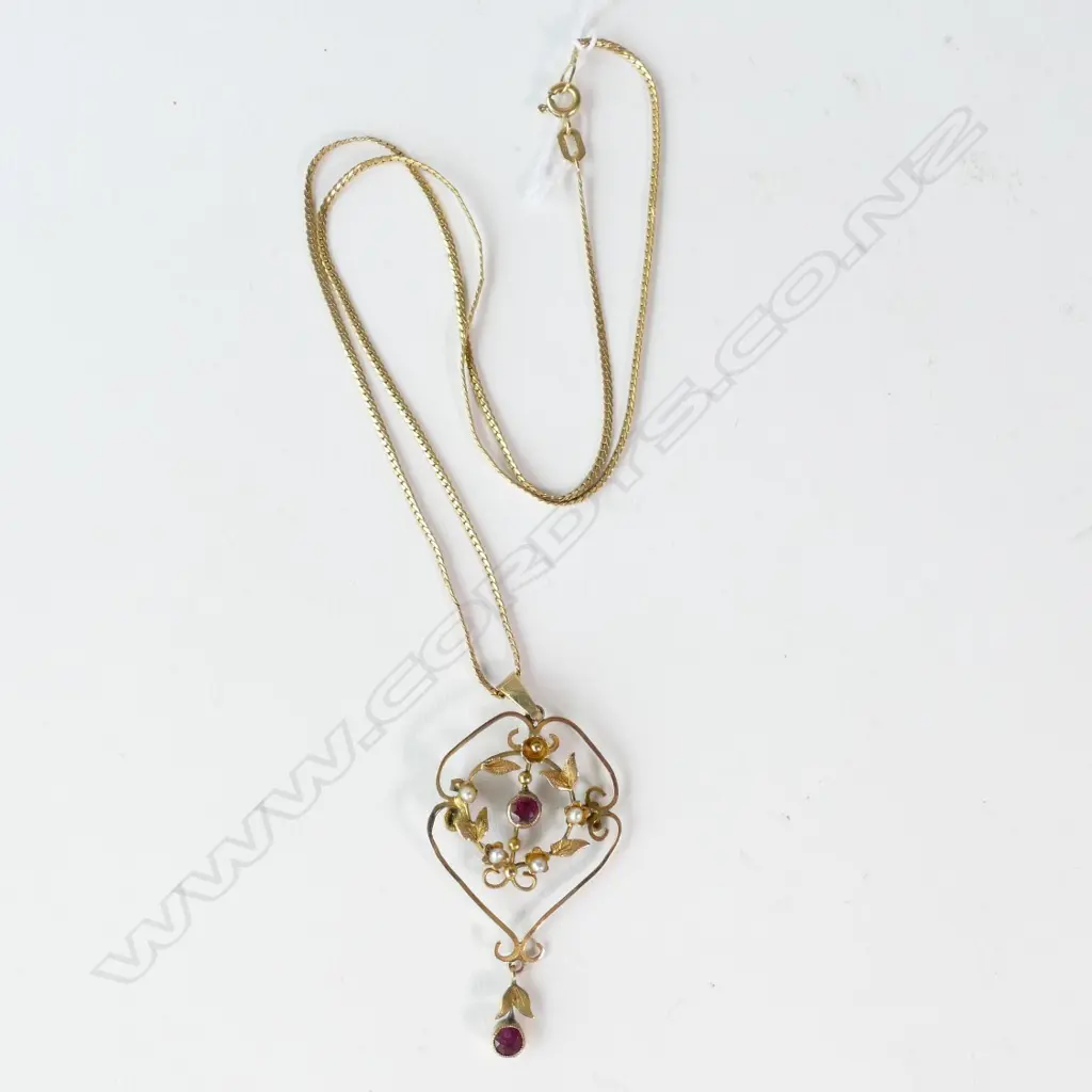 9 CT GOLD AND SEED PEARL EDWARDIAN PENDANT ON CHAIN Image 1++