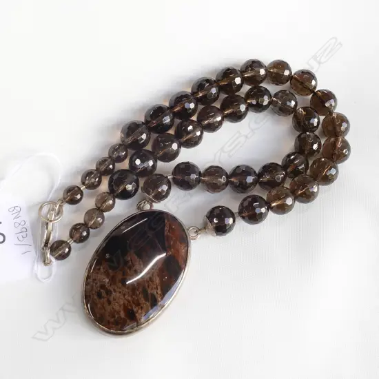 VINTAGE SMOKEY QUARTZ/AGATE & S/SILVER PENDANT ON BEAD NECKLACE 