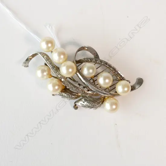 CHINESE SILVER  AND PEARL BROOCH