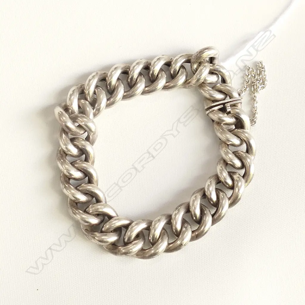 SILVER LARGE CURB LINK BRACELET Image 1++