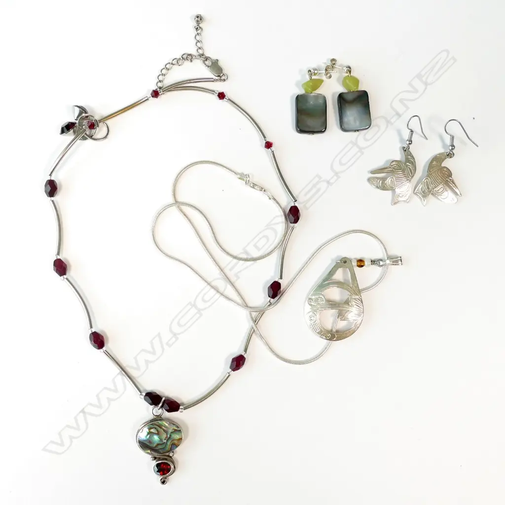 2 SILVER NECKLACES + 2 PR EARRINGS Image 1++