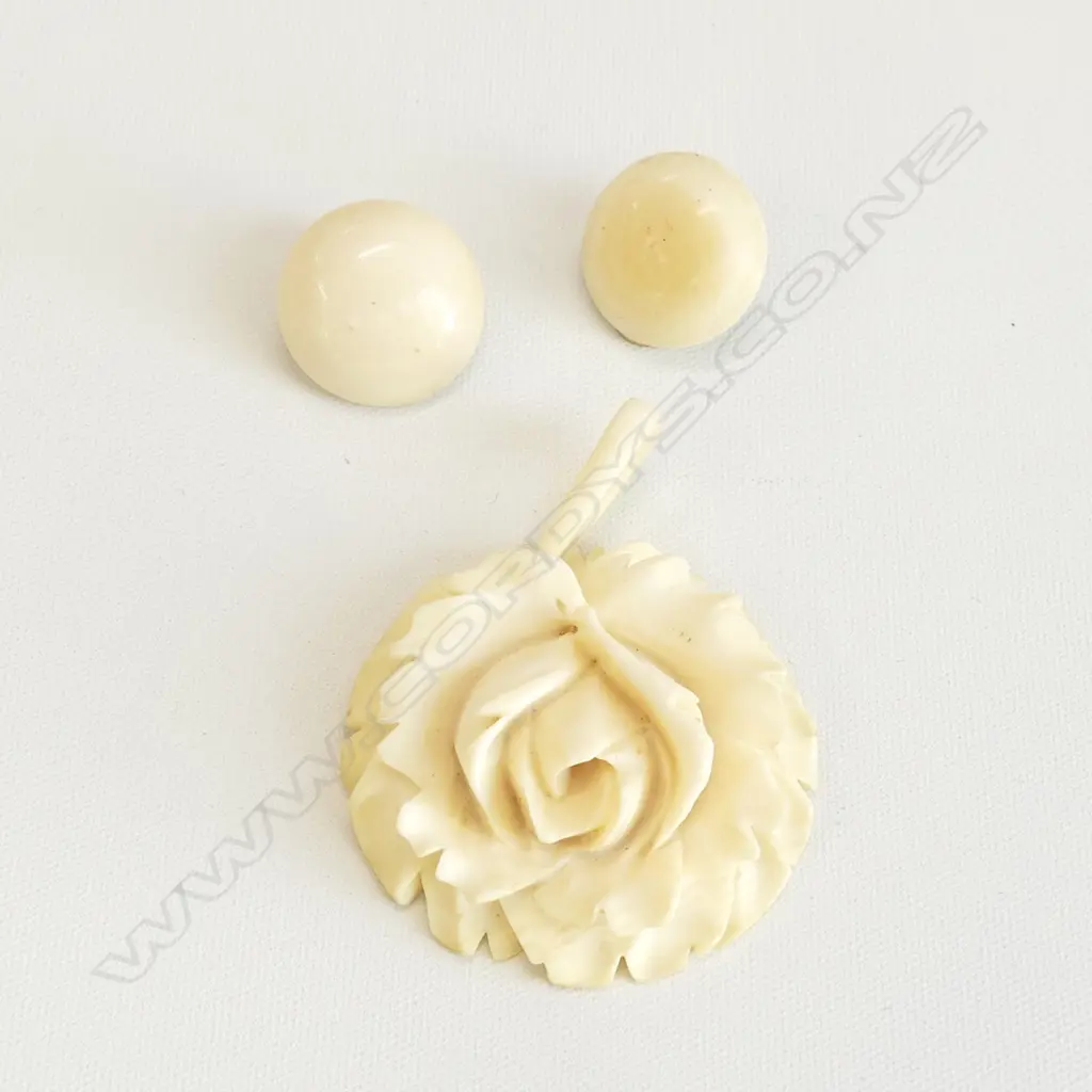 CARVED IVORY ROSE PENDANT AND EARCLIPS Image 1++