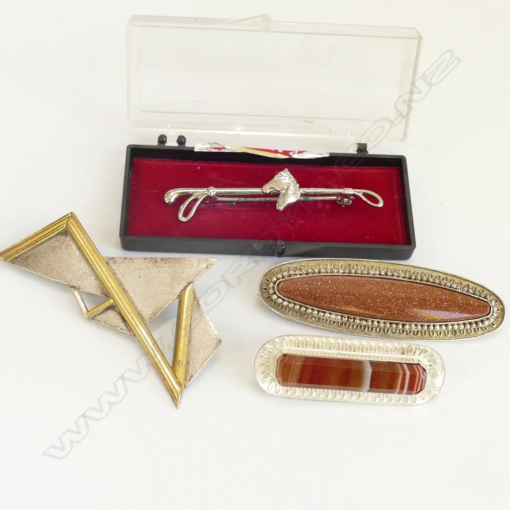 BAG OF STERLING SILVER BROOCHES Image 1++