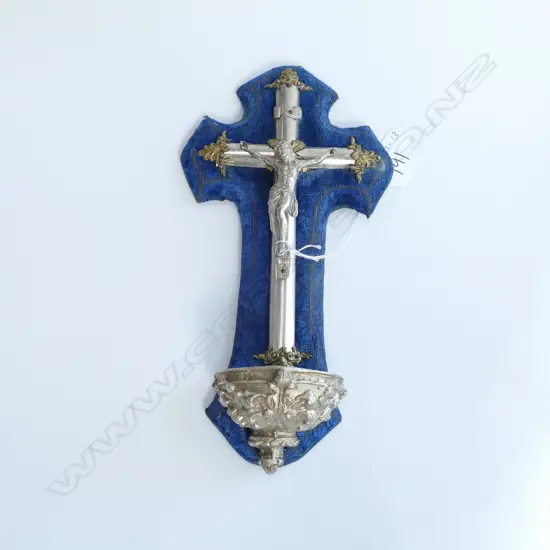METAL AND VELVET CRUCIFIX