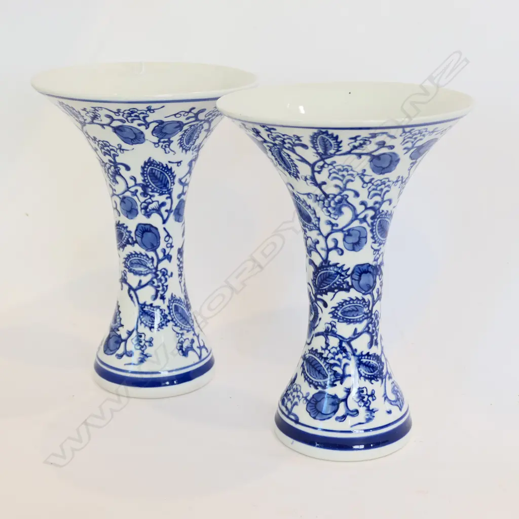 PR B/W ASIAN VASES 245MM H Image 1++
