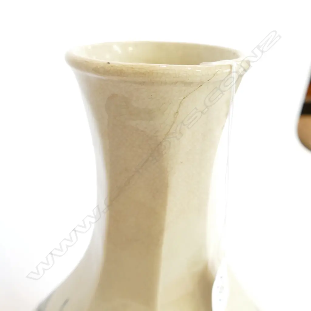 19THC OR EARLIER CHINESE OCTAGONAL VASE H. 315MM A.F Image 1++