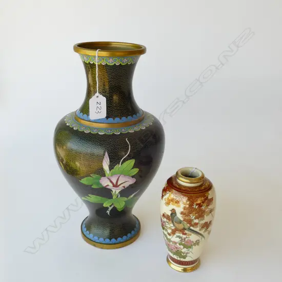 TWO CLOISONNÉ VASES, BOTH WITH GILT FLORALS, 1 BLACK, 1 WHITE, H. 160 & 310MM