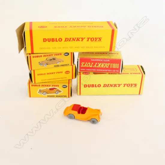 6 ASSORTED DINKY TOYS IN BOXES