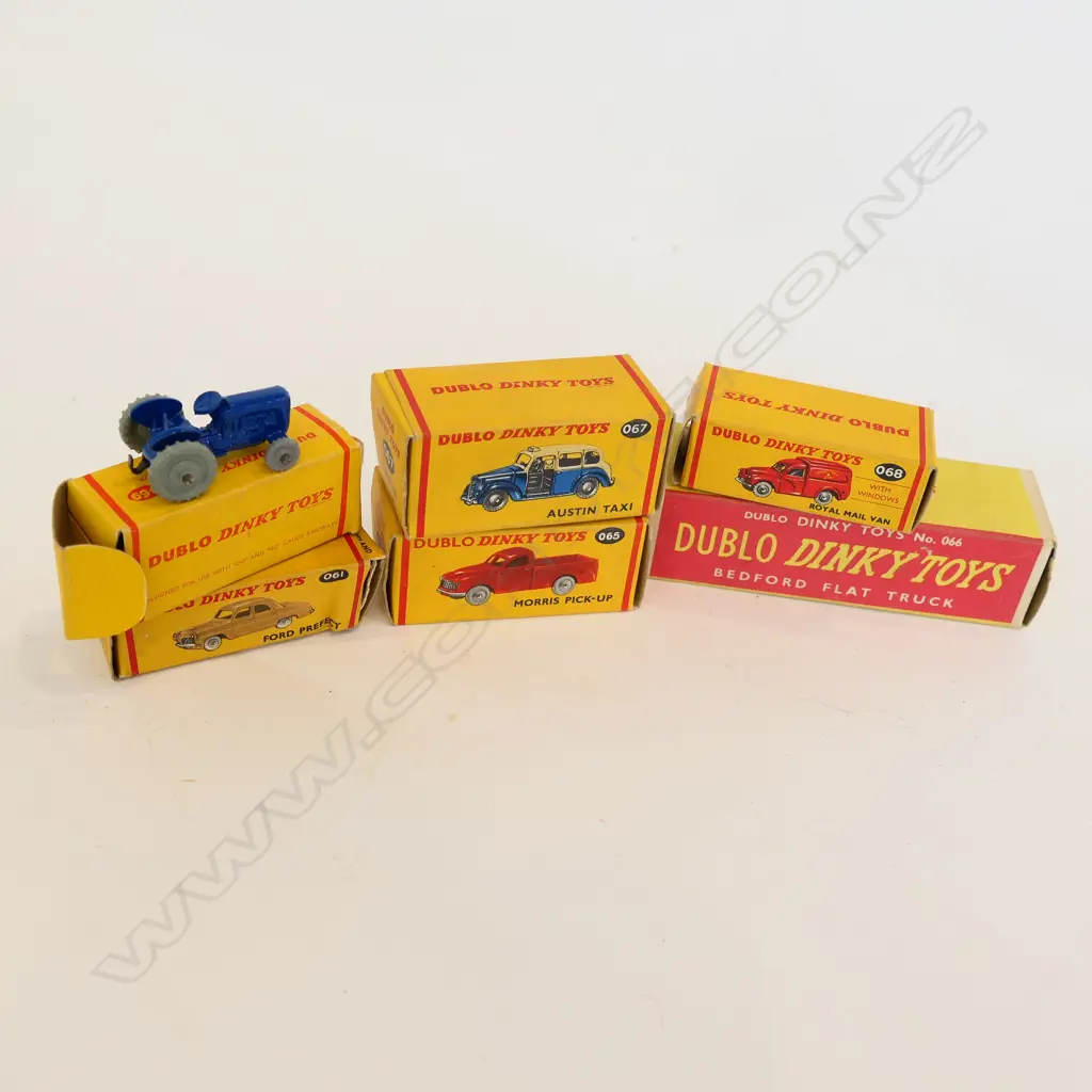 6 ASSORTED DINKY TOYS IN BOXES Image 1++
