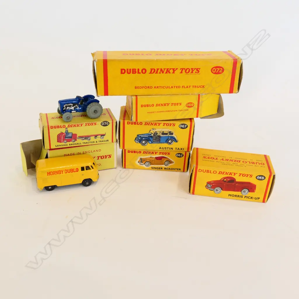 7 ASSORTED DINKY TOYS IN BOXES  Image 1++