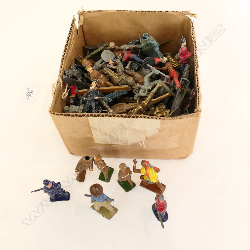 LOT ASSORTED TIN TOYS INCL SOLDIERS ETC Image 1++