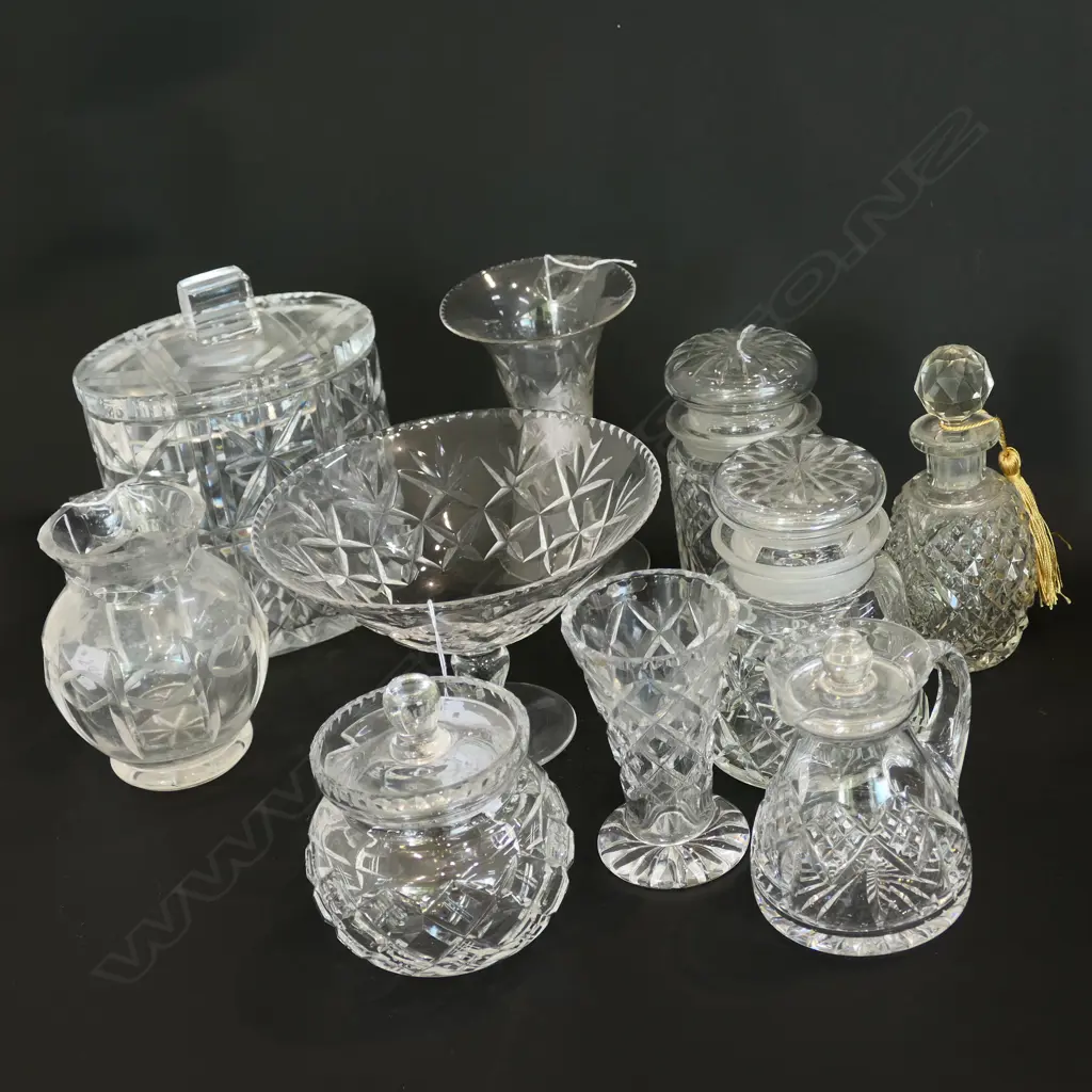 LOT ASST CRYSTAL /LIDDED JARS/VASES /SCENT/+ LIDDED BOX Image 1++