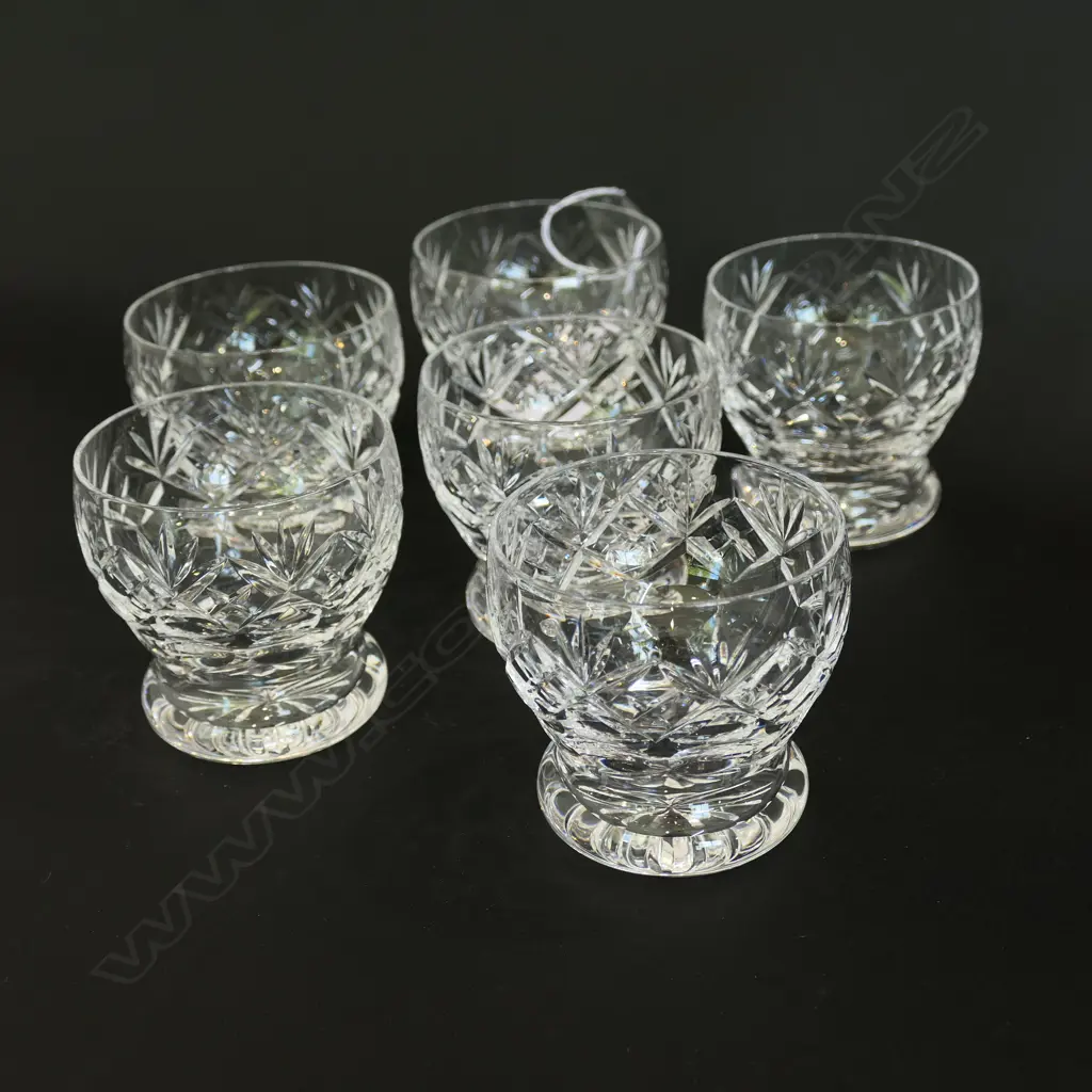 SET OF SIX CUT CRYSTAL TUMBLERS, H. 75MM & TALL CLOUDY GLASS VASE, H. 260MM Image 1++