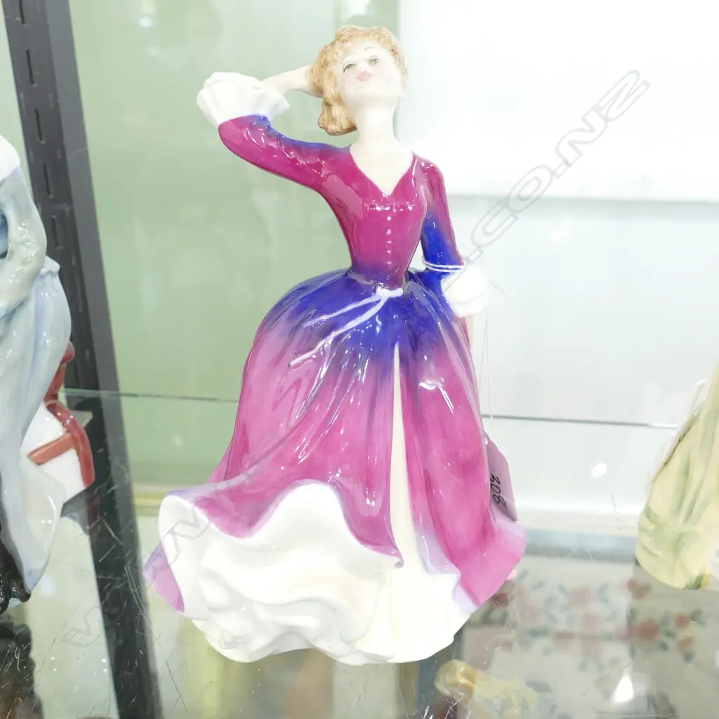 ROYAL DOULTON BOXED FIGURINE MELISSA 195MM H Image 1++