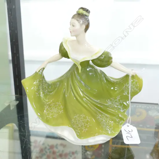 ROYAL DOULTON BOXED FIGURINE LYNNE 185MM H