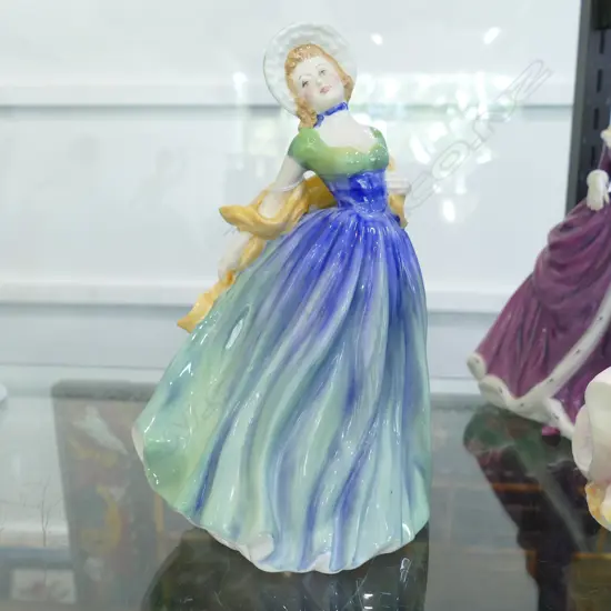 ROYAL DOULTON BOXED FIGURINE JANE 200MM H