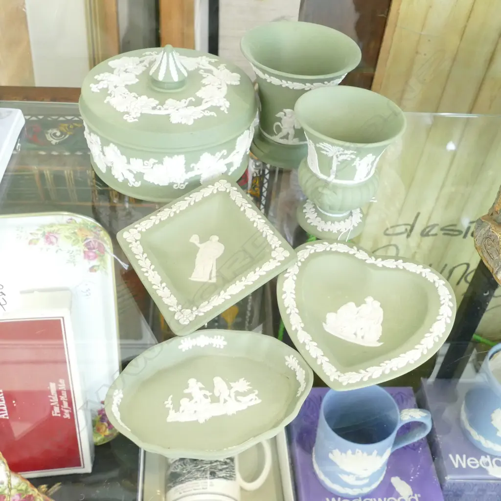 6 PIECES WEDGWOOD JASPARWARE, SAGE Image 1++