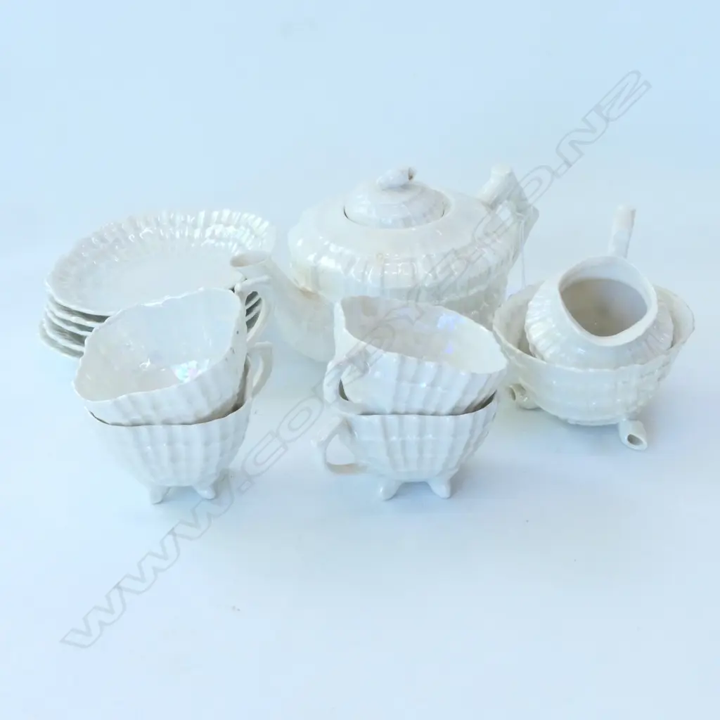 PLEASE NOTE THAT THIS IS NOT BELLEEK Image 1++