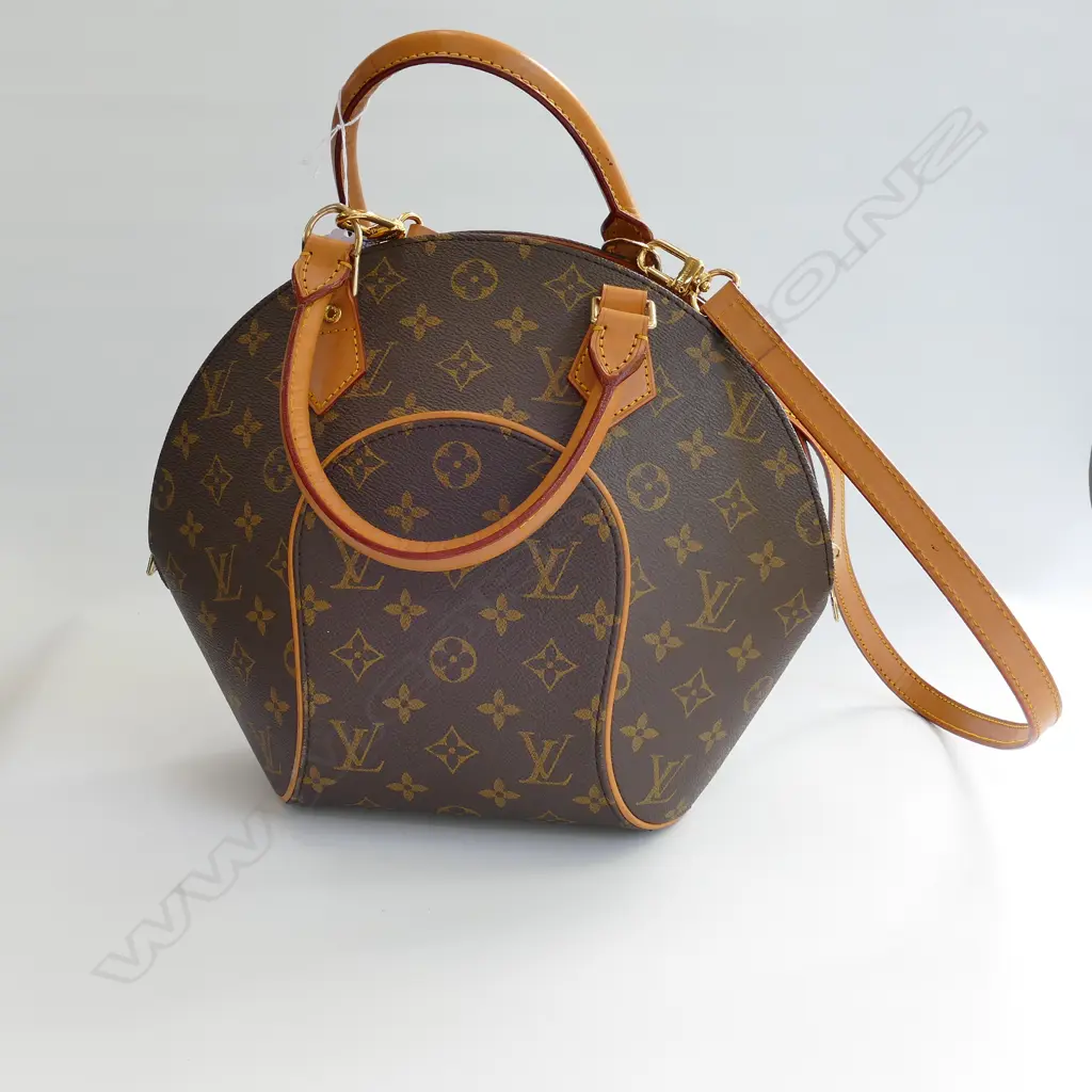 LOUIS VUITTON? HANDBAG 260MM H 300MM W Image 1++