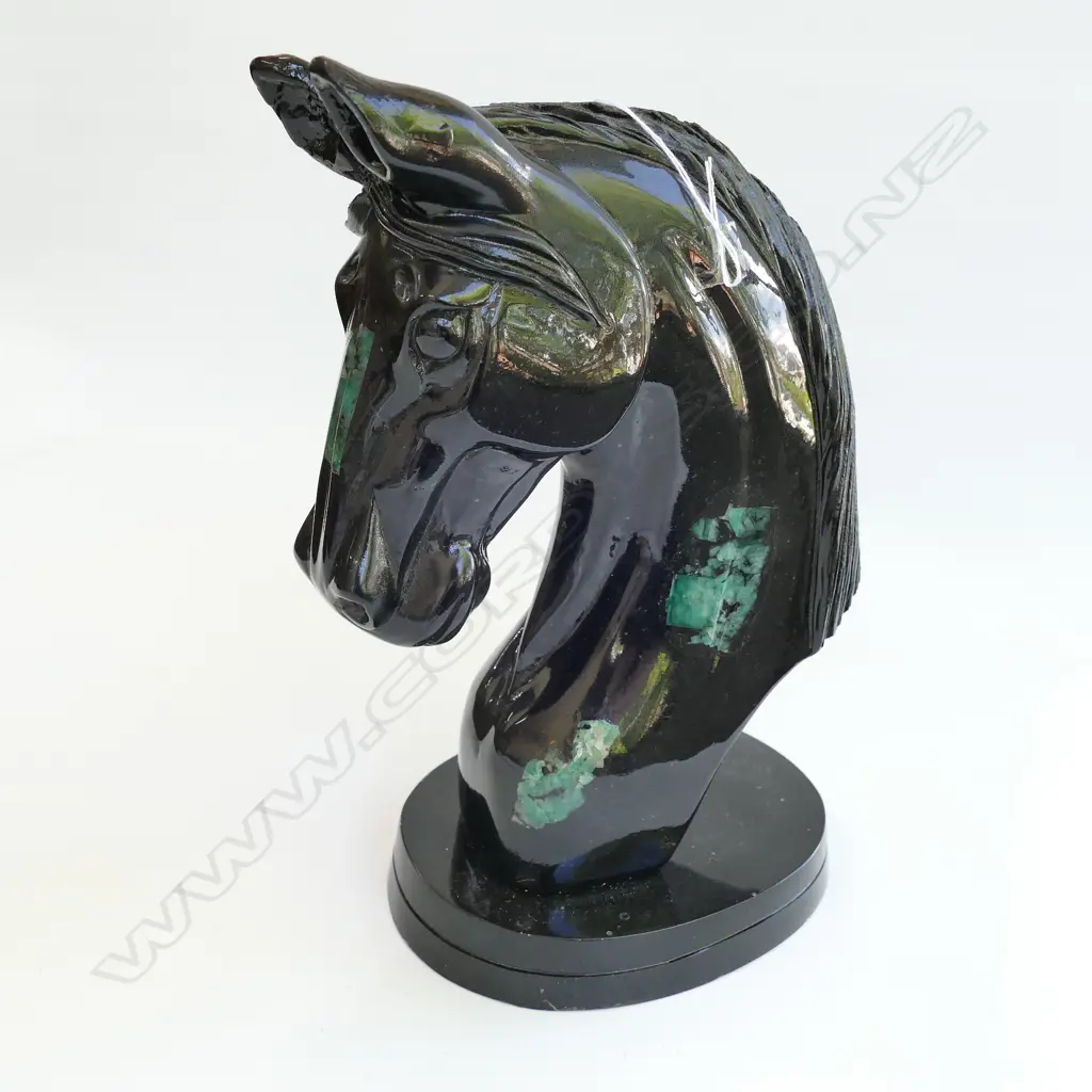 EMERALD SCHIST CARVED HORSES HEAD  ears repaired H.250mm Image 1++