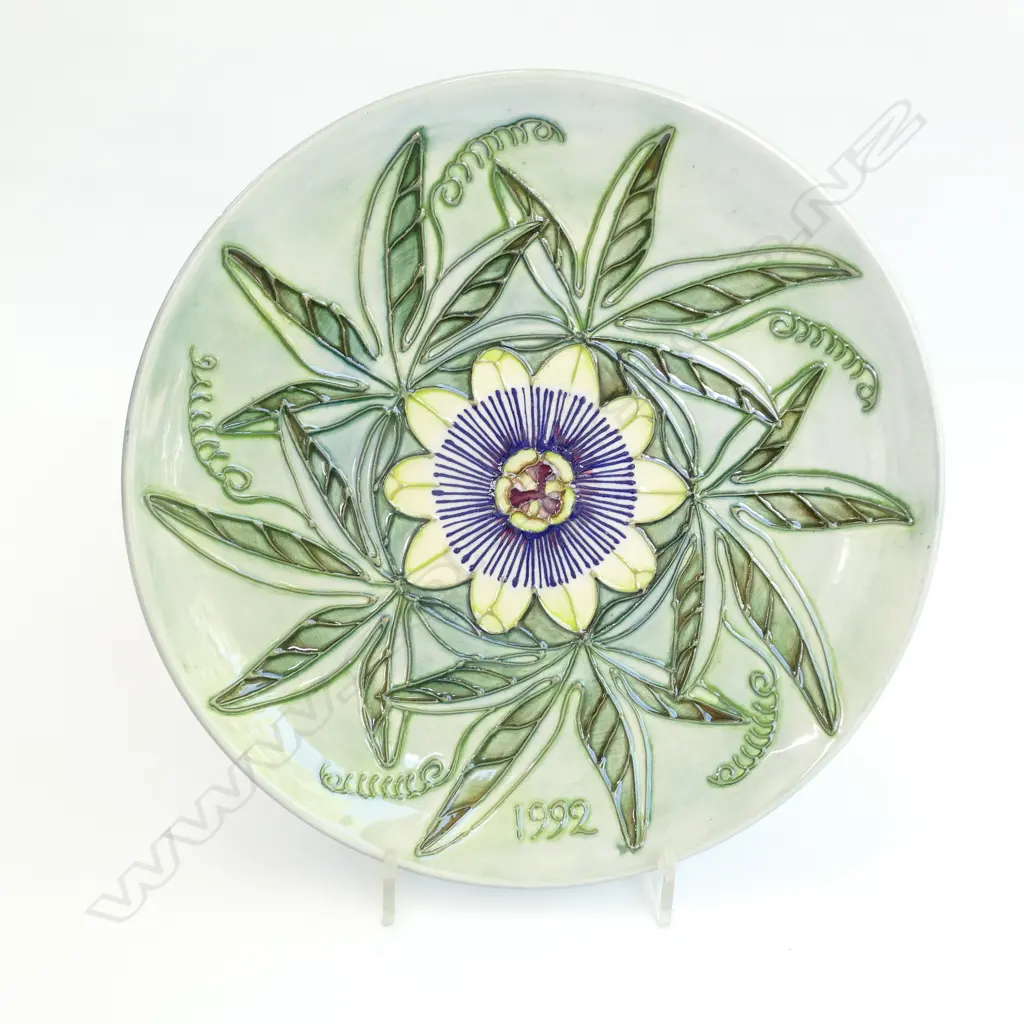 MOORCROFT 1992 YEAR PLATE 22/500 (BOXED) Image 1++