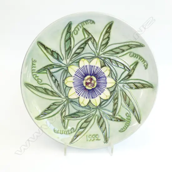 MOORCROFT 1992 YEAR PLATE 22/500 (BOXED)