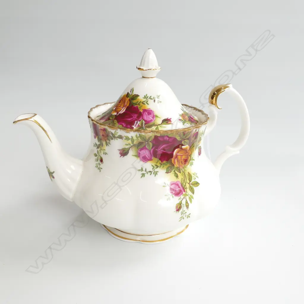 ROYAL ALBERT OLD COUNTRY ROSES MEDIUM TEAPOT Image 1++