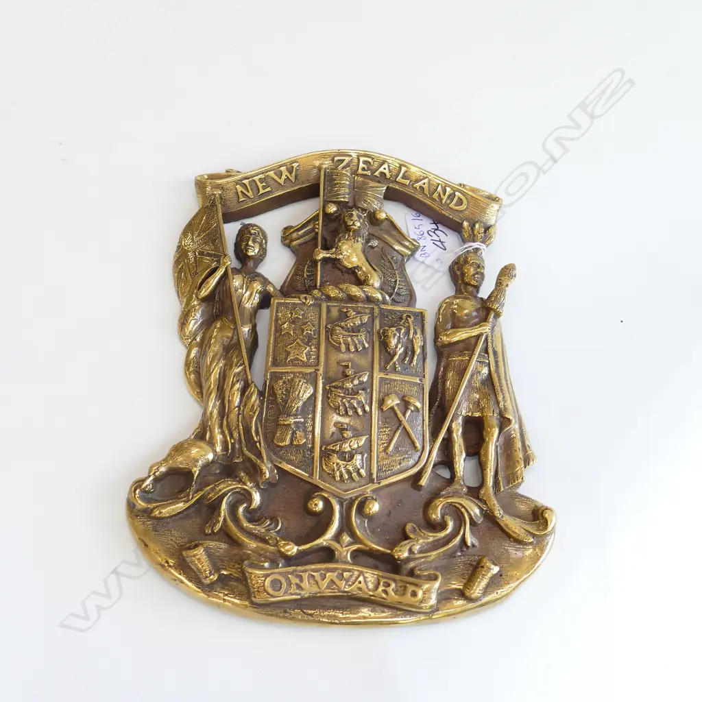 CAST METAL PLAQUE 'NEW ZEALAND, ONWARD' 230MM H Image 1++