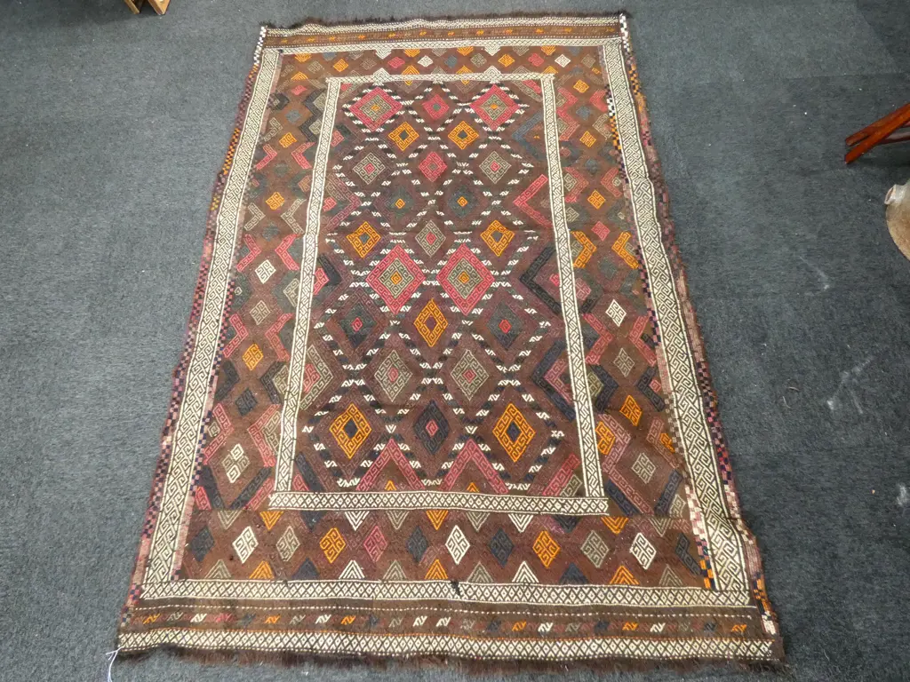 LARGE SEMI-ANTIQUE KELIM RUG ALL WOOL CONSTRUCTION 2500MM X 1500MM SOME SIGNS OF WEAR Image 1++