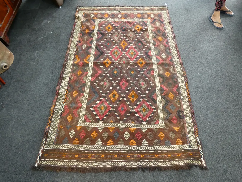 LARGE SEMI-ANTIQUE KELIM RUG ALL WOOL CONSTRUCTION 2500MM X 1500MM SOME SIGNS OF WEAR Image 1++
