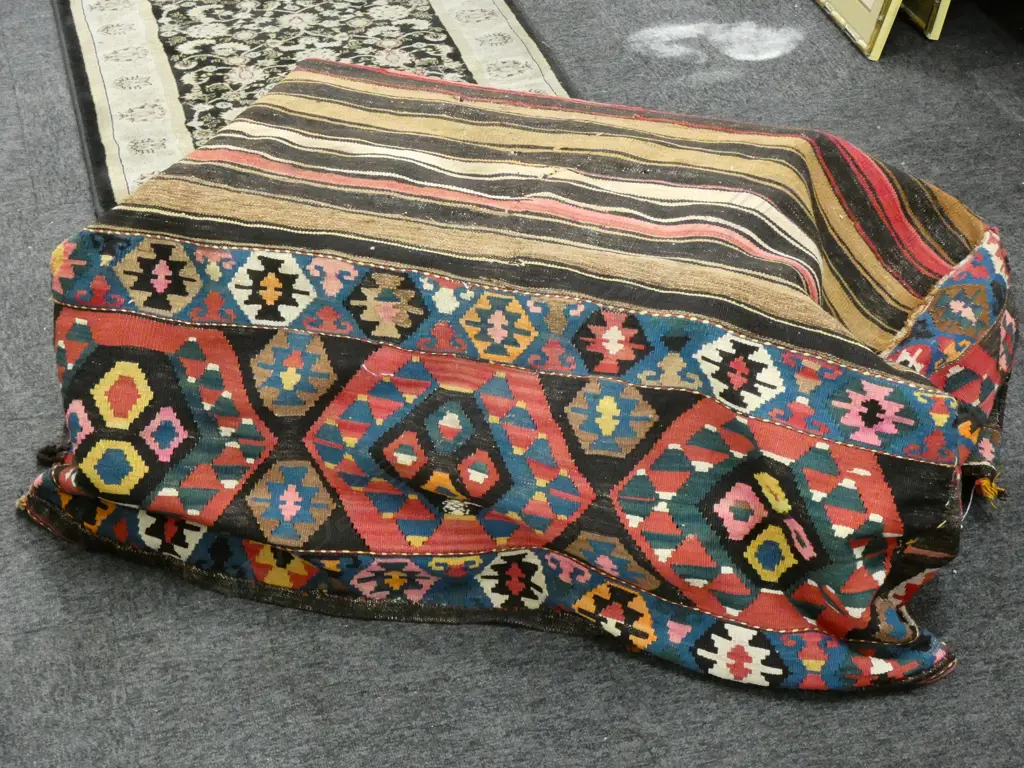 TURKISH ANADOL KELIM CRADLE 1150 X 520 X 370MM H   Image 1++