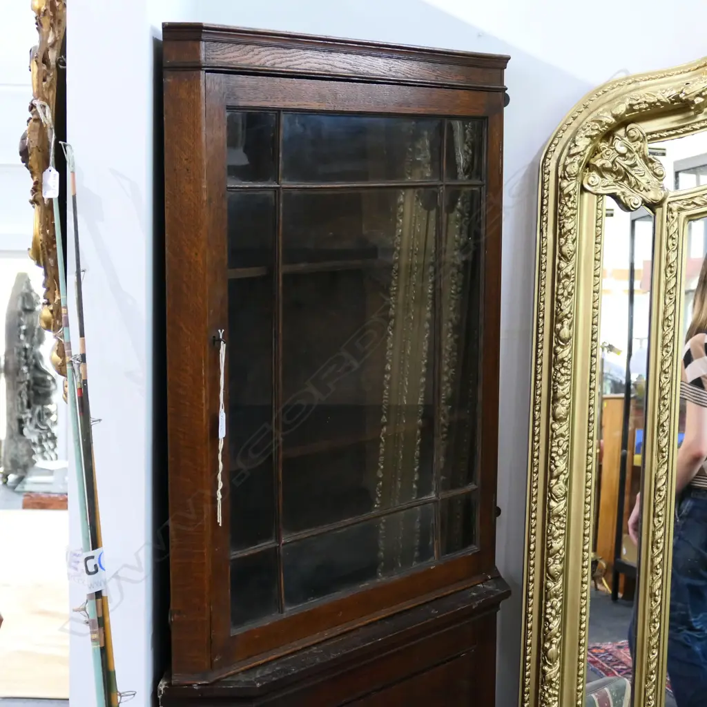 GLAZED CORNER CABINET 840MM H Image 1++