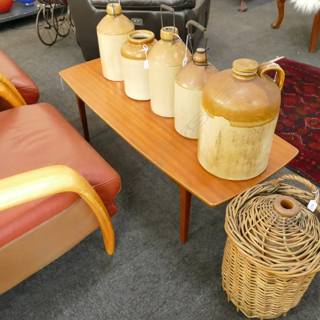 MID CENTURY COFFEE TABLE  Image 1++