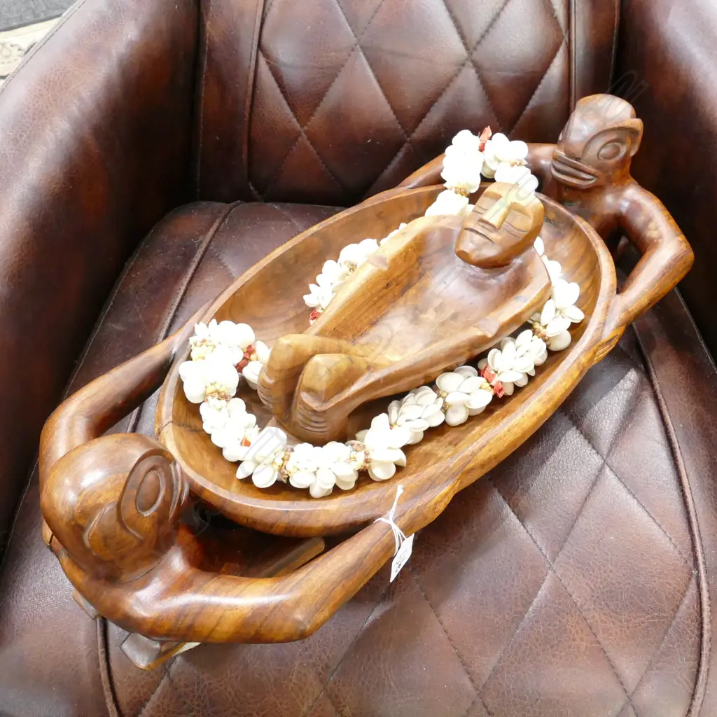 2 PACIFIC ISLAND BOWLS AND SHELL NECKLACE Image 1++