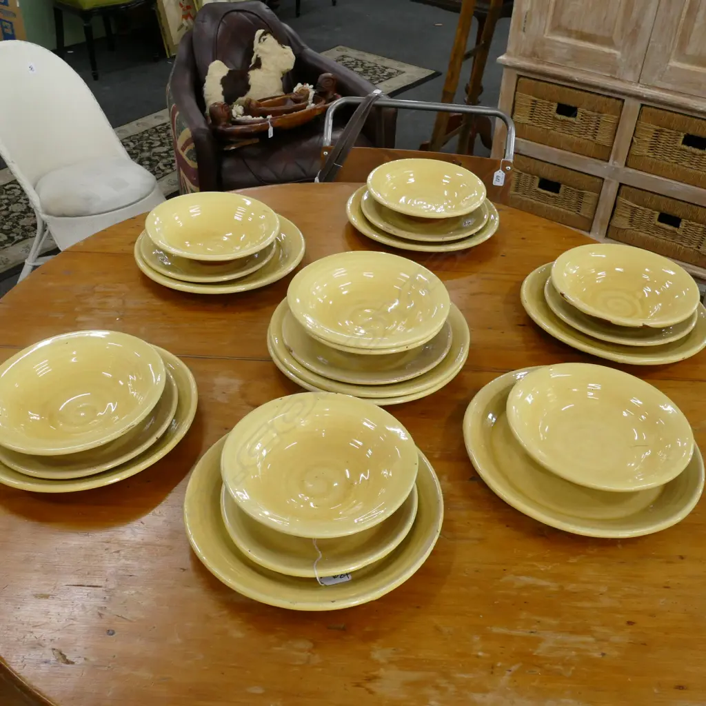 22 PCE TONY SLY DINNER SET; 8 300MM DIA DINNER PLATES, 6 SIDE PLATES, 8 BOWLS Image 1++