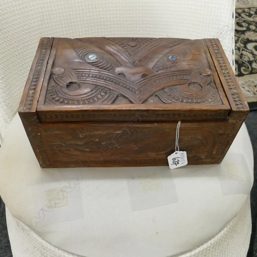 CARVED MAORI BOX 235MM L Image 1++