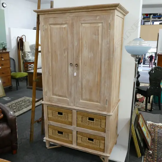 LARGE CABINET W.940MM X D.520MM X H.1820MM