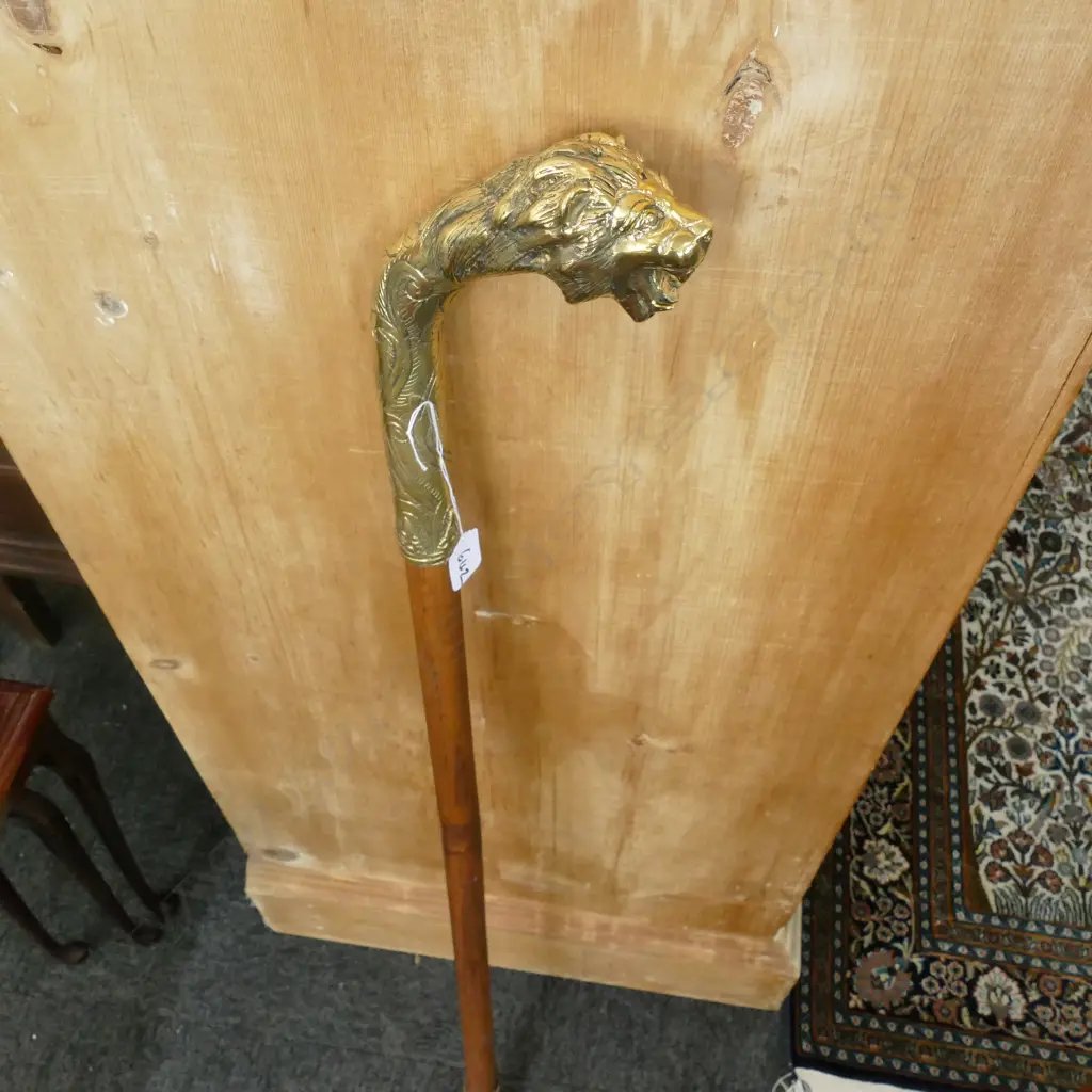 WALKING STICK WITH BRASS LION HEAD 1M L Image 1++