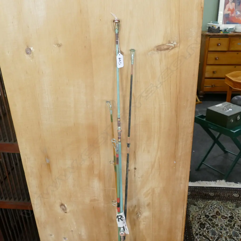 4 VINTAGE FISHING RODS Image 1++