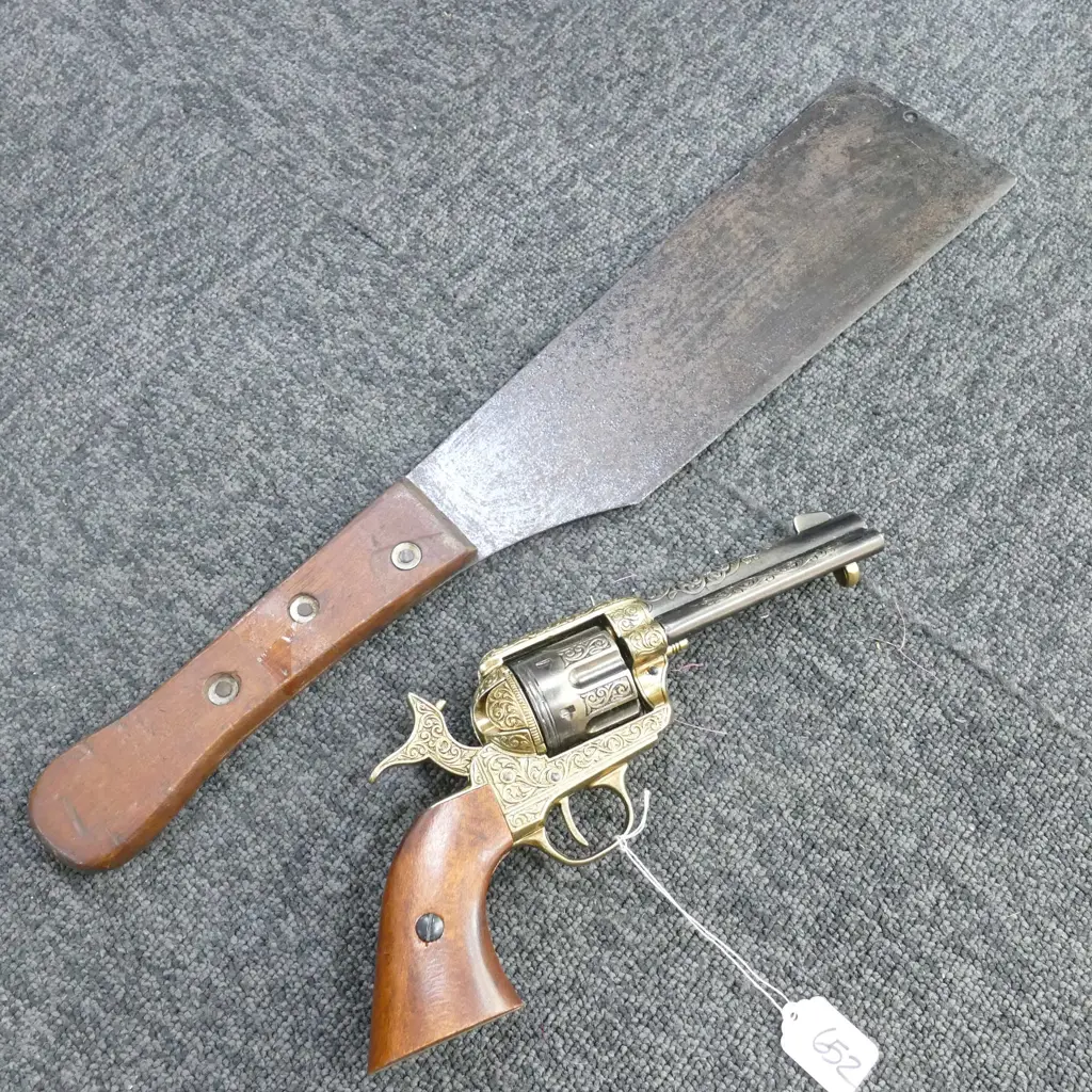 VINTAGE KNIFE AND BRASS GUN Image 1++