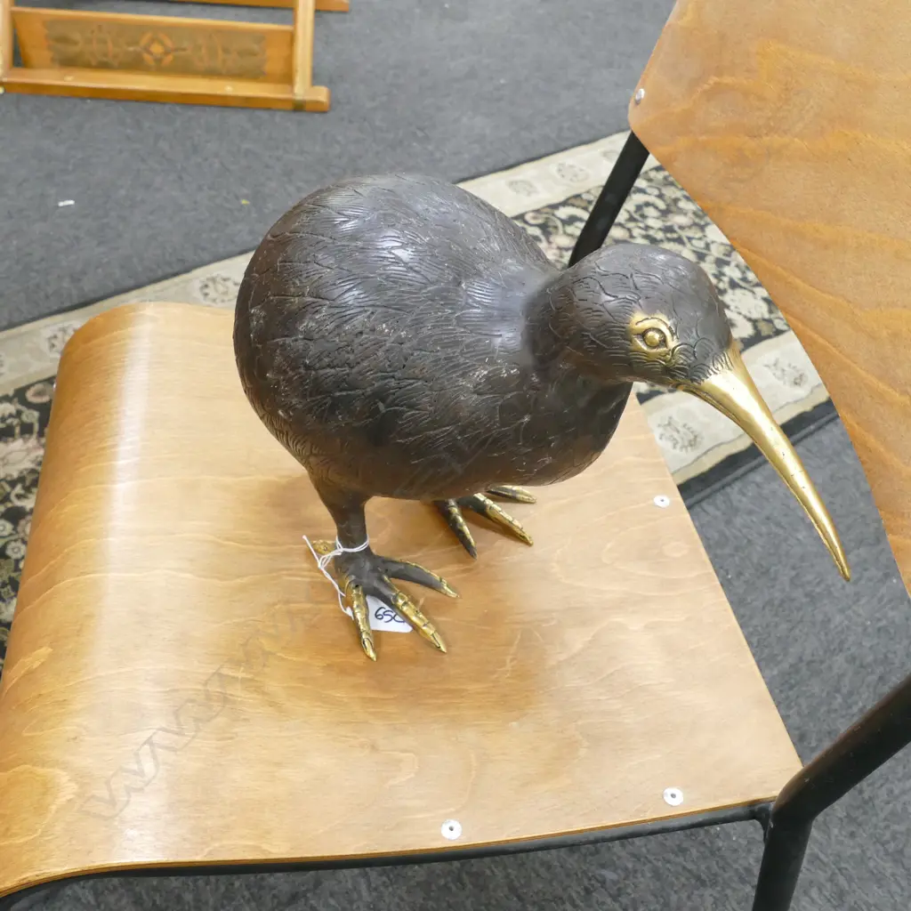 BRASS KIWI SHINY FEET 350MM L Image 1++