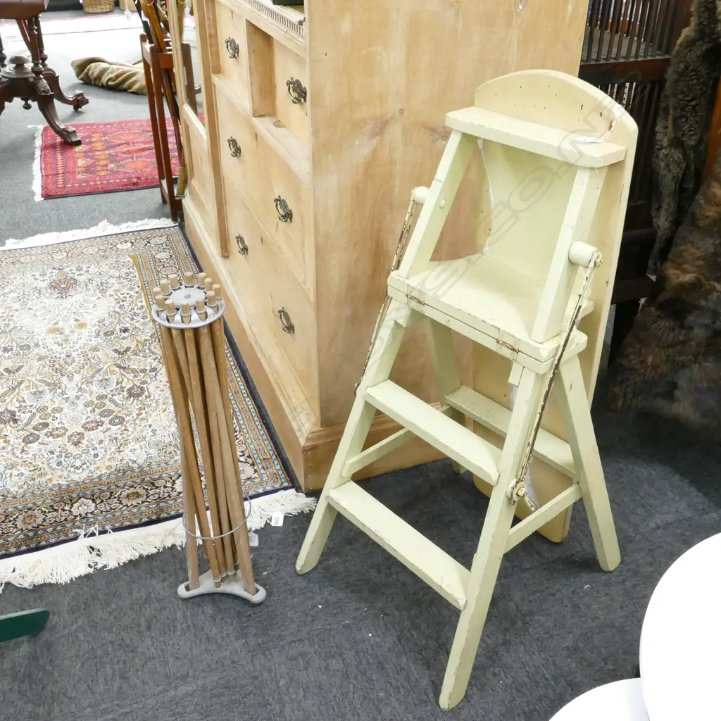 FOLDING STEP STOOL/IRONING BOARD + CLOTHES DRYER Image 1++