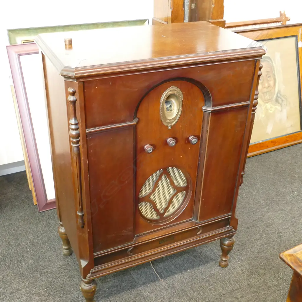 MAJESTIC UPRIGHT RADIO H 980 MM Image 1++